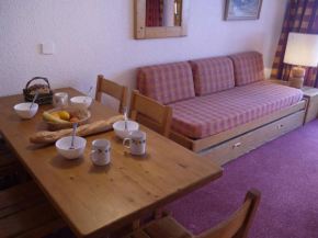 Charmant appartement à Méribel avec balcon et accès direct aux pistes - FR-1-355-36